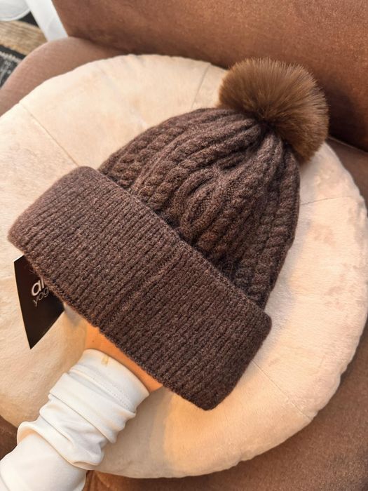 Вълнена Зимна Шапка Alo шоколад