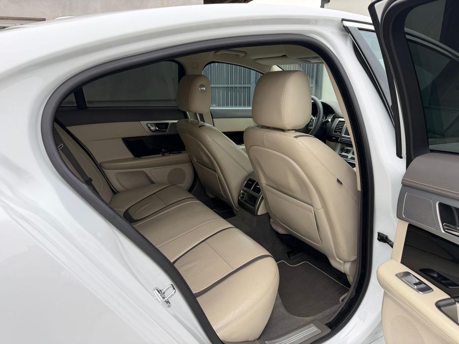 Jaguar XF Luxury S  3.0 D