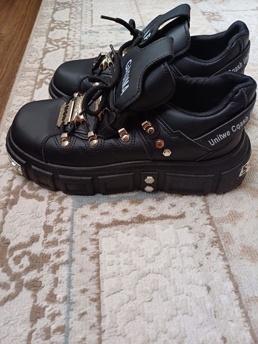 Продаю обувь New Rock(39 и 40 размер).