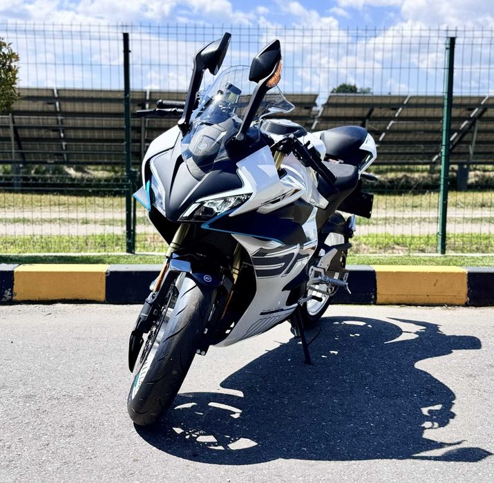 Motocicleta CFMOTO 450SR ABS '26