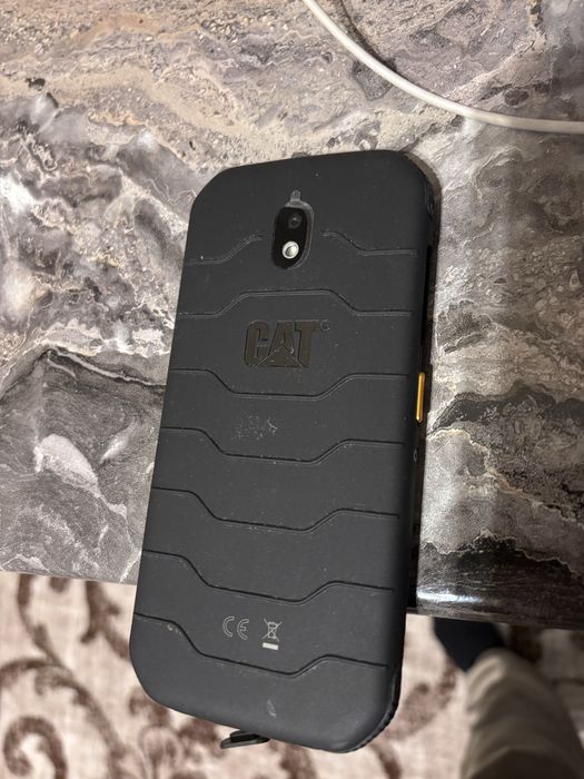 CAT telefon rezistent