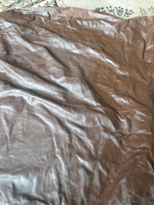 Чисто кожа цвет коричневый.