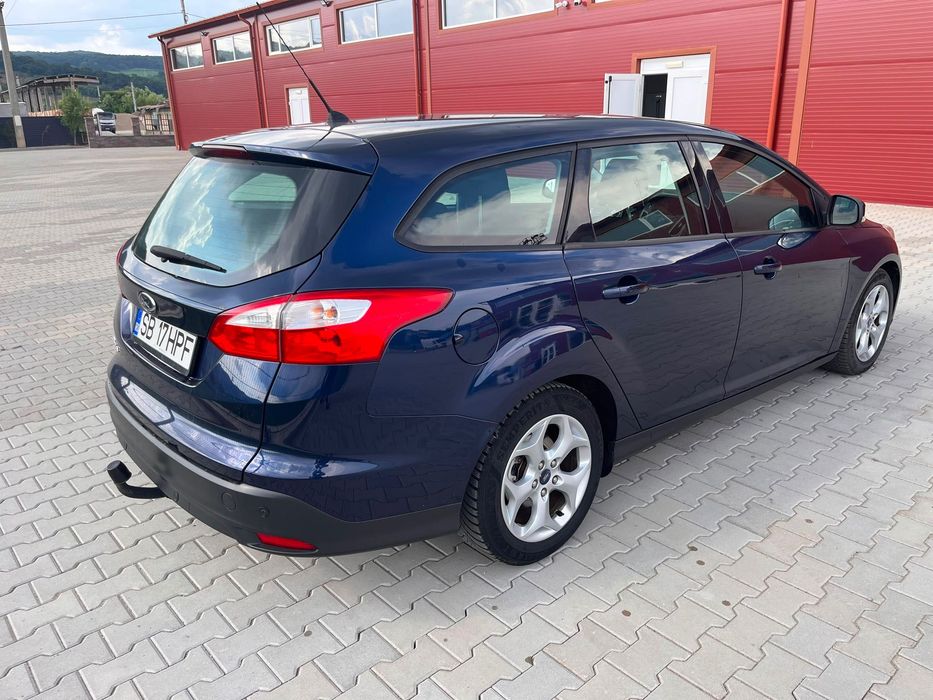 FORD Focus 2011 — imagine 4
