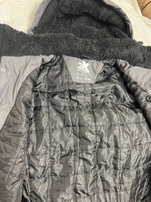 geaca de iarna zeroXposur calitate buna si material rezistent