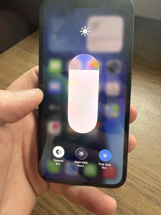 Продам айфон 13