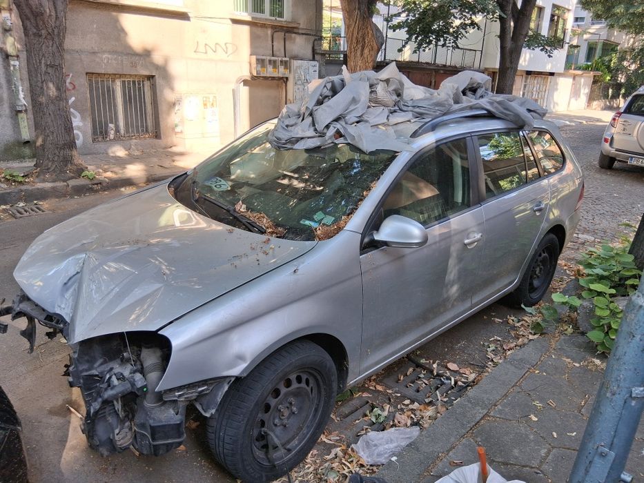 Golf 5 комби,2008 1.6 ,102кс, газ/бензин за части.