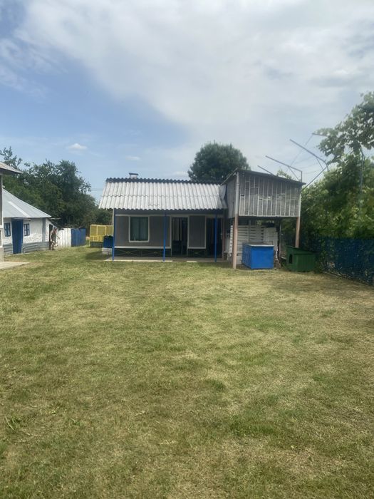 Casa + teren de vanzare
