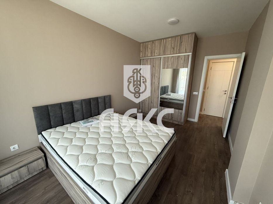 Дава се под наем Тристаен апартамент в София, Студентски град - 126 кв.м за 1020 € - Снимка #4