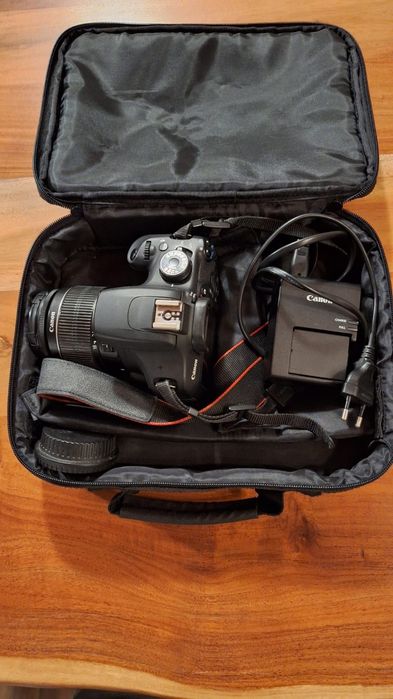 Canon EOS 1200D vând sau schimb cu smartphone