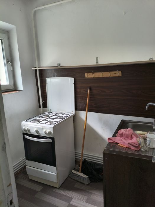 Închiriez garsonieră confort 1 complet utilată și mobilă are centrală