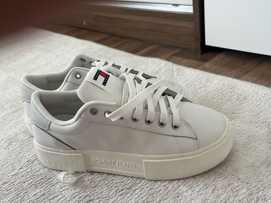 Tommy  hilfiger