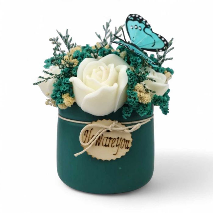 Букет соеви свещи с рози и пеперуда – Синя хармония