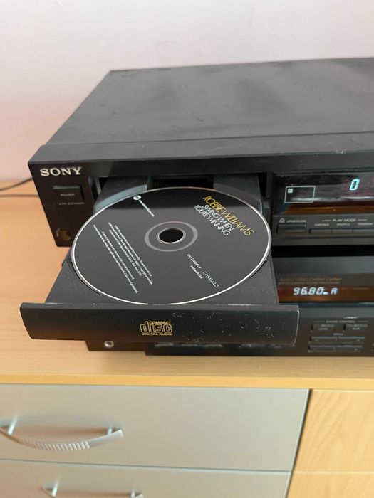 Стереоуредба Sony с проблем