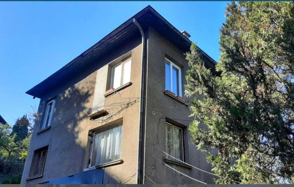 Собственик продава двуетажна къща в гр.София ,кв.,,Бояна”