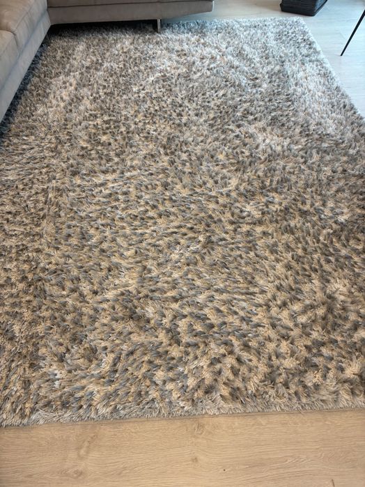 Covor Monaco argintiu 200/290 cu fir de matase in compozitie