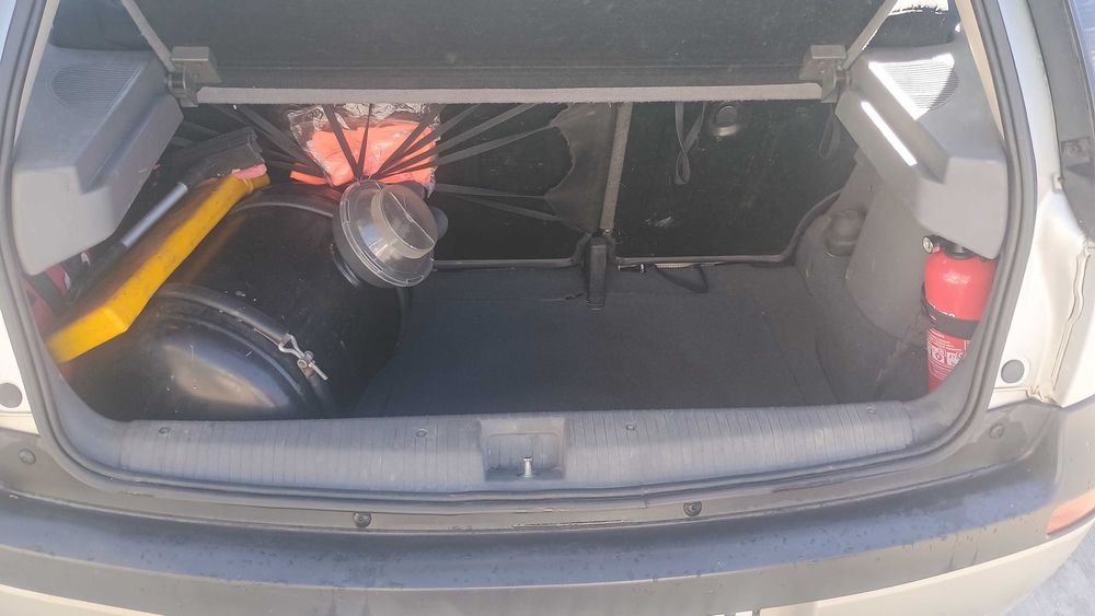 Opel corsa c напълно обслужена с платени застраховка,винетка и преглед