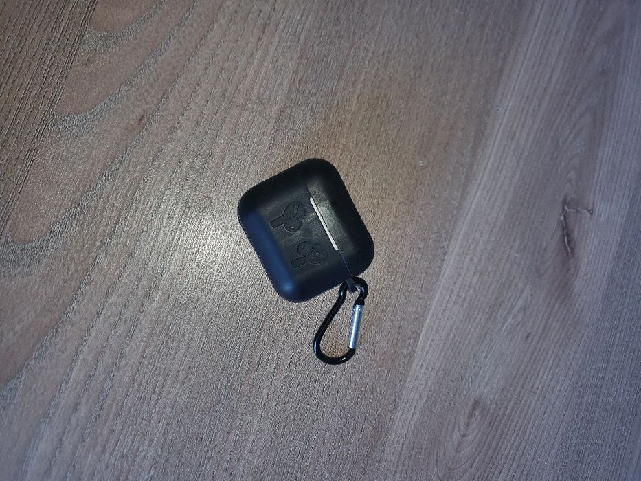 Аирподс 2 с чехлом