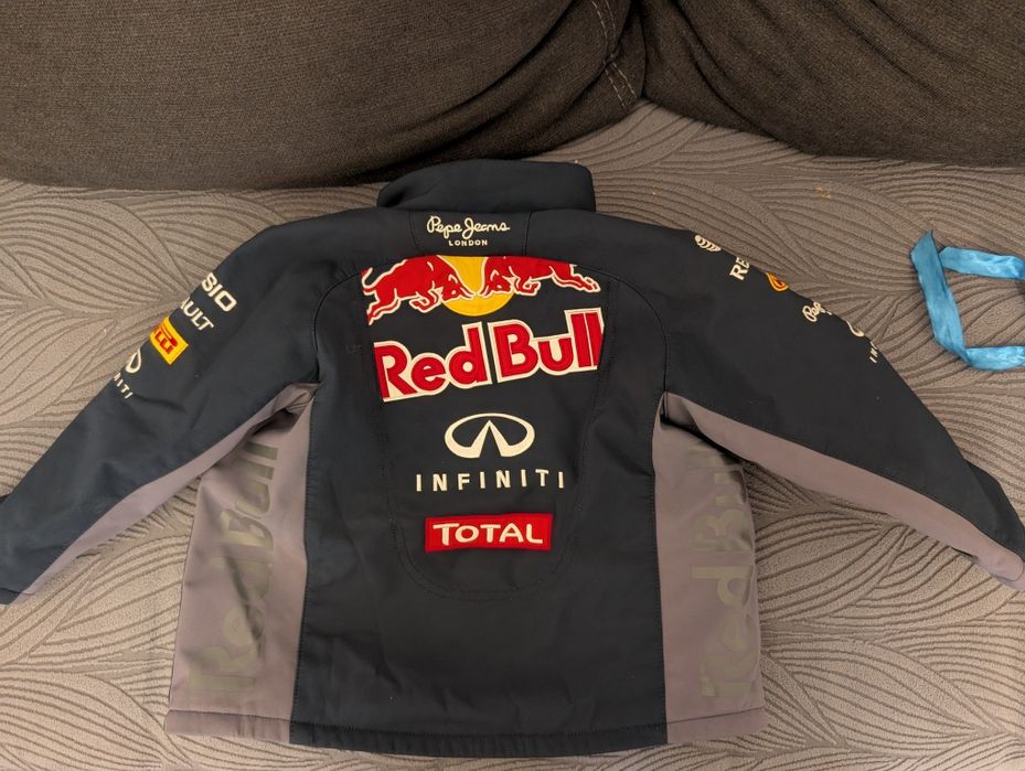 Geacă redbull 4 ani