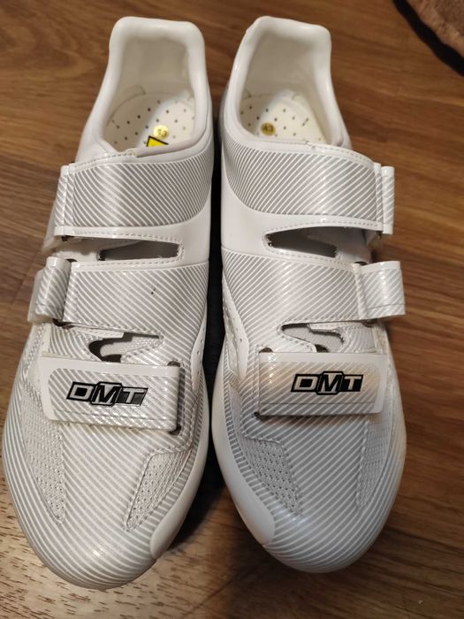 Продавам почти нови Road bike shoes!