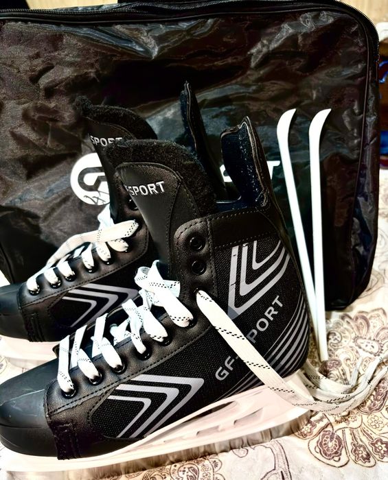 Коньки, с полным комплектом