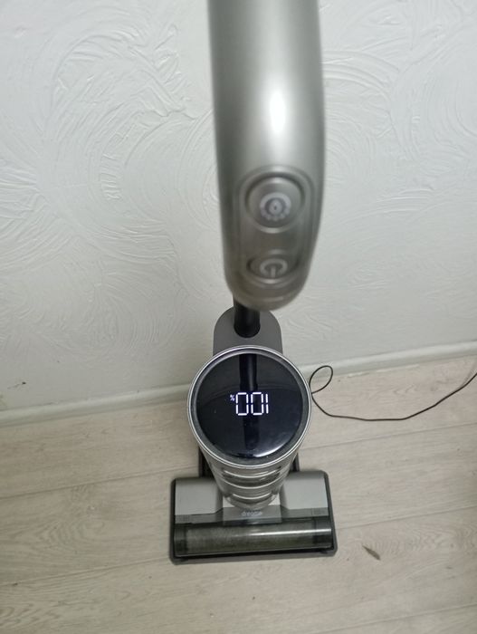 Вертикальный пылесос