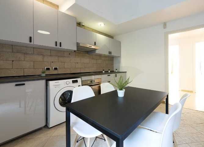 Дава се под наем Тристаен апартамент в Пловдив, Каменица 2 - 95 кв.м за 298.86 € - Снимка #1