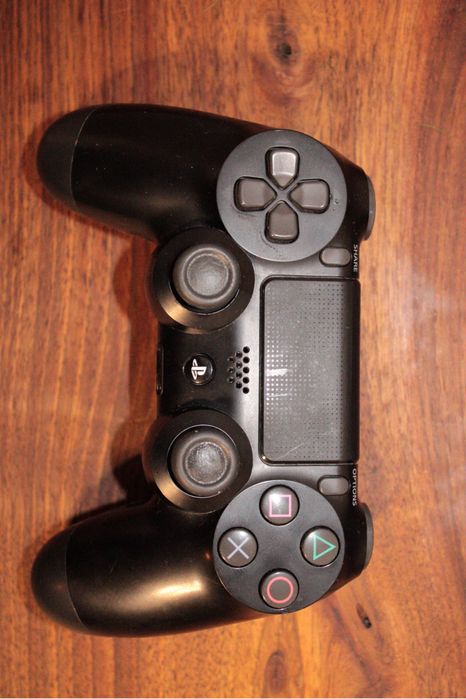 Play Station 4 - 1TB