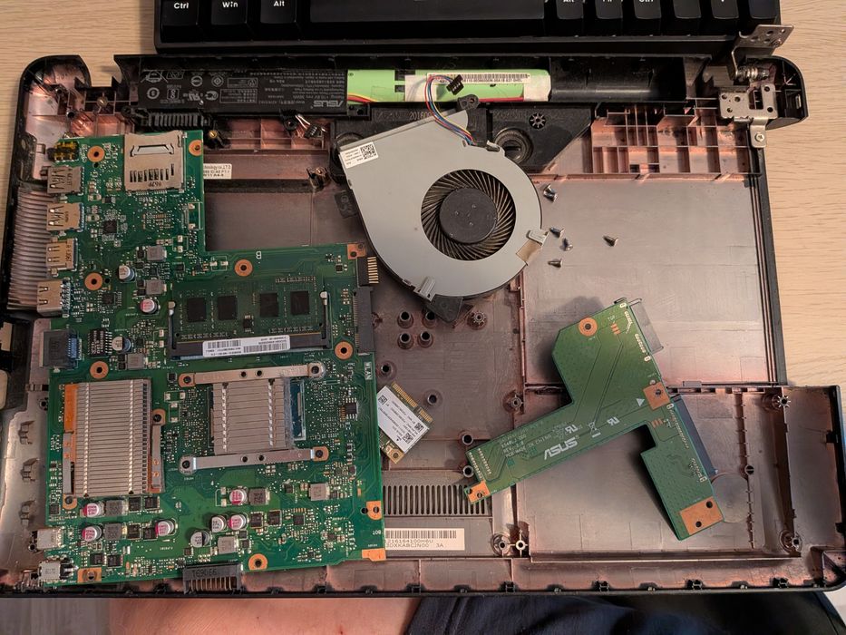Componente ASUS X540