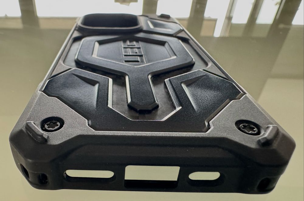 Husă UAG Monarch Pro iPhone 15 Pro