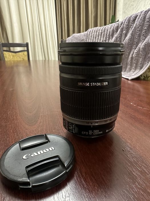 Обьектив Canon efs 18-200мм