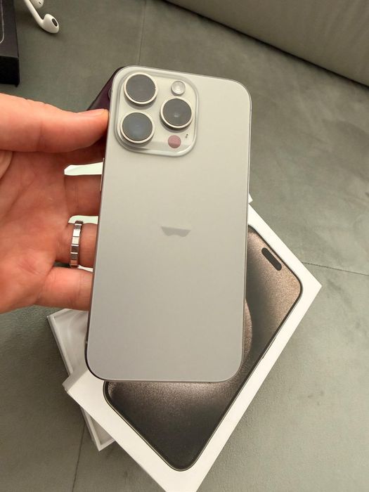 Iphone 15 pro E-SIM, model USA