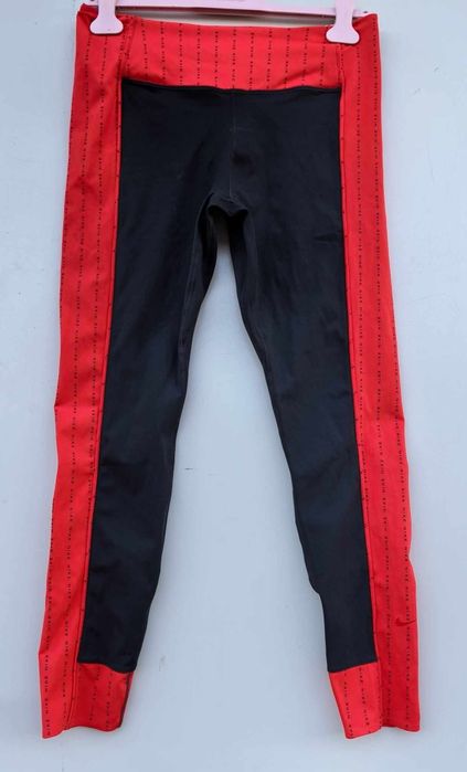 Nike оригинален дамски клин нов  Л размер