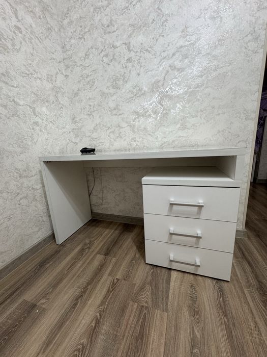 Стол отличное состояние 130*48