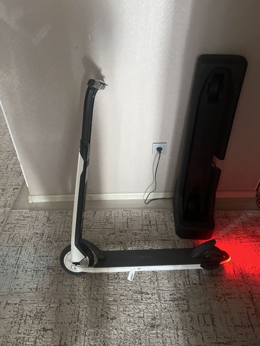 Ninebot самокат оригинал, компактный удобный