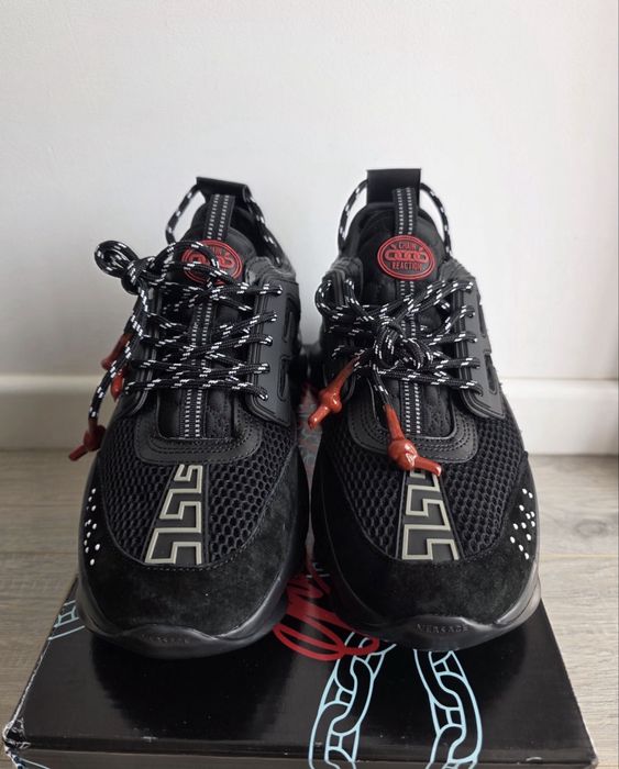 Nou! Versace chain reaction