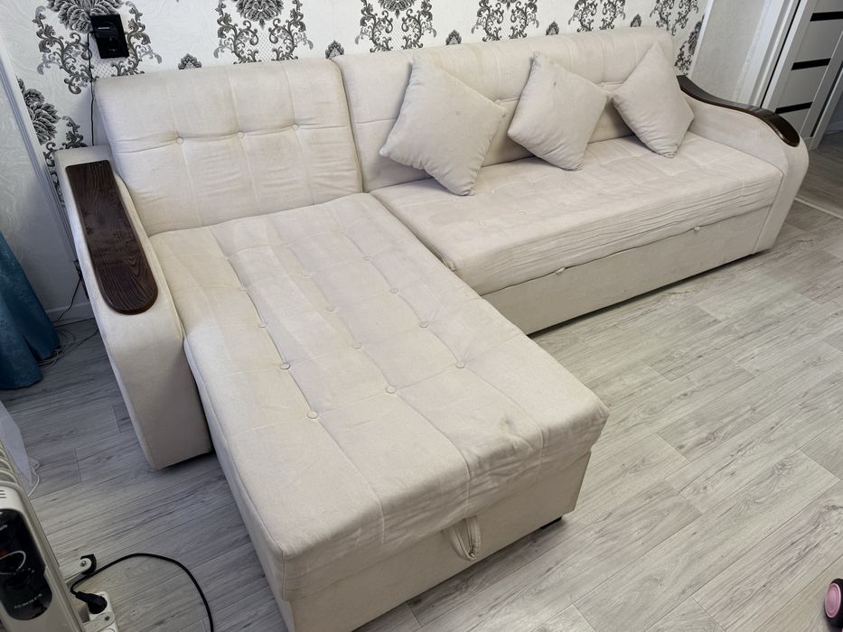 Продаю диван угловой