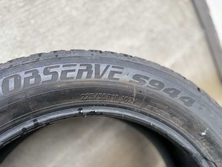 Vand doua anvelope iarna Toyo 225 / 55 / R18 stare buna