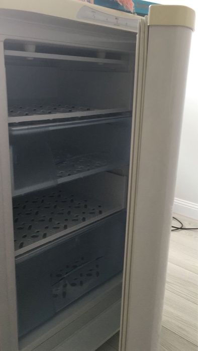Срочно продам морозильник Бирюса