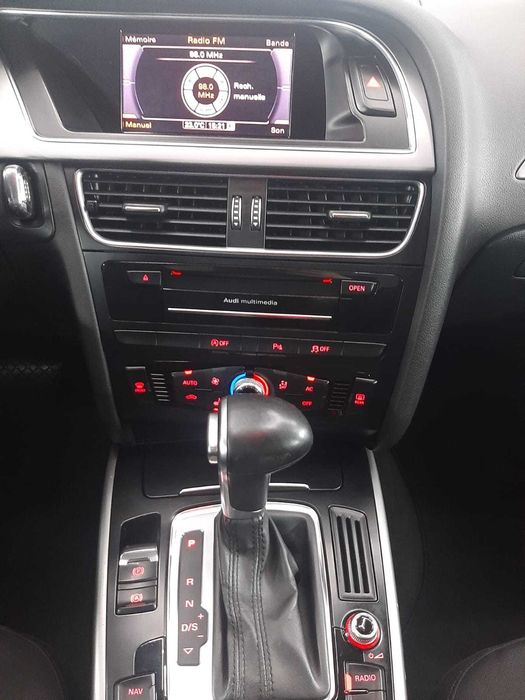 Vând Audi A4 automată
