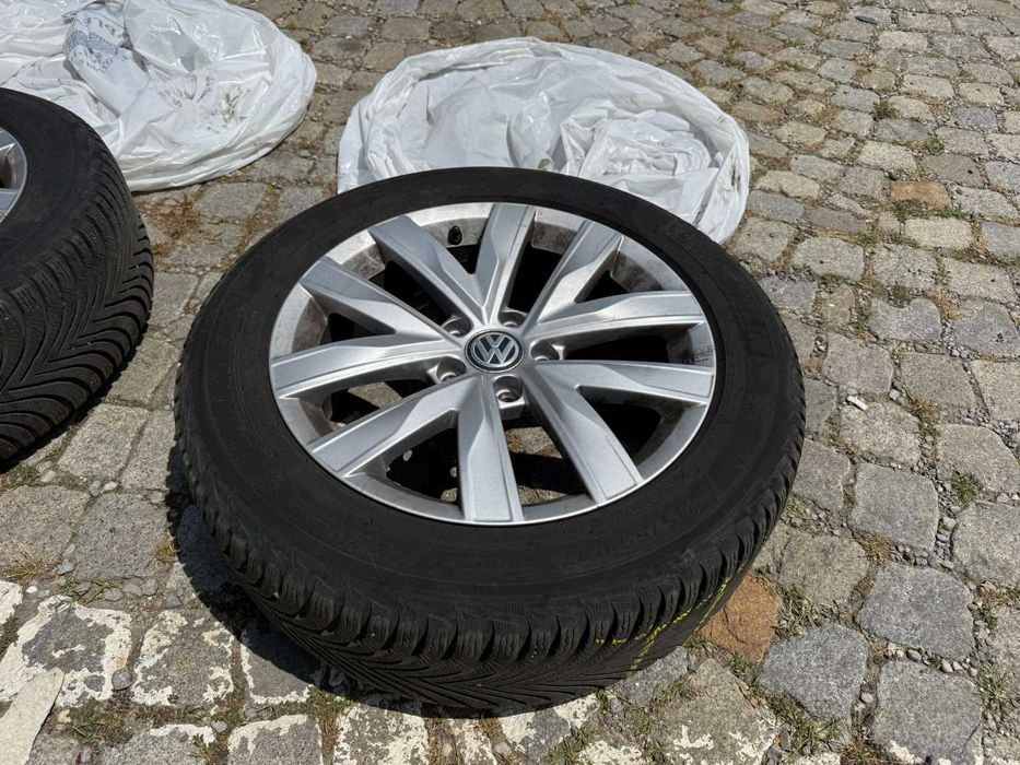 4бр. комплект джанти със зимни гуми Michelin 215/55/17 и джанти 7J/17H2 ET38 5x112