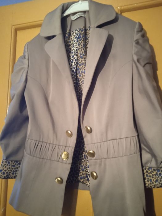 Продам демисезонные и  джинсовые  куртки