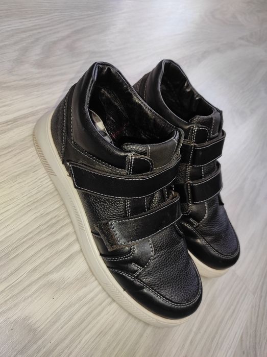 Ботинки кожаные 39рр