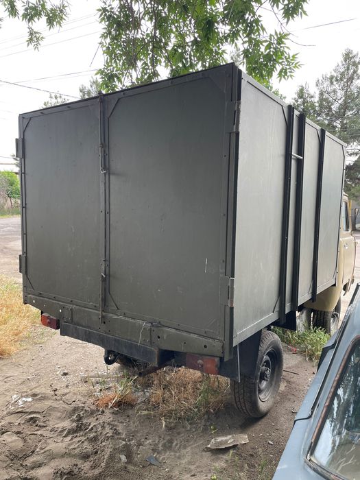 Авто УАЗ бортовой продаю