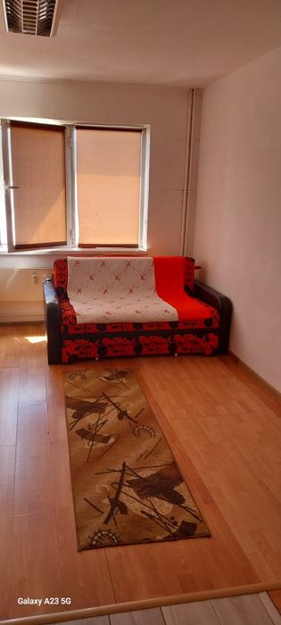 Închiriez garsoniera