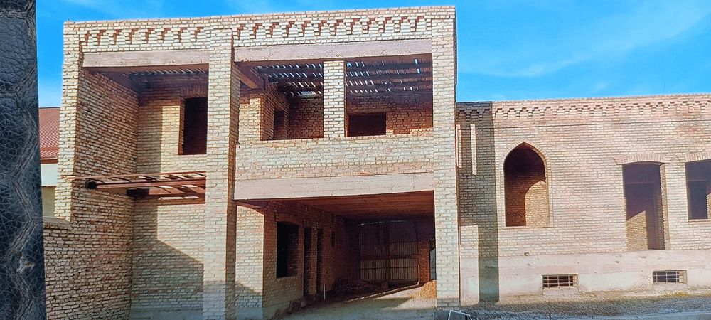 Участка тез ва арзон сотилади. 7 соток