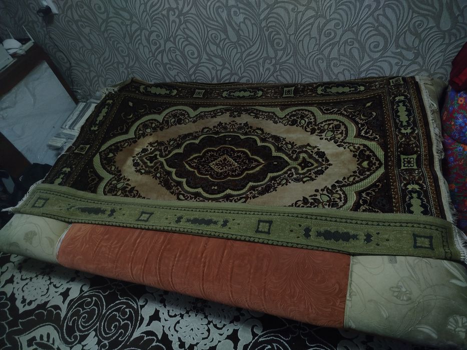 Диван старый и 2 кресла старые