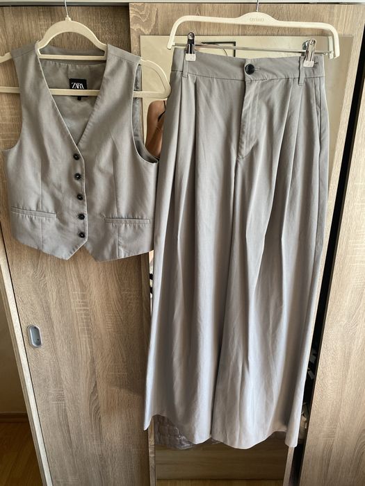 Панталон и елек Zara