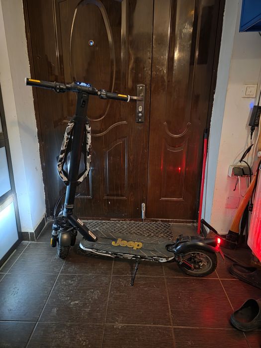 Trotineta electrica jeep
