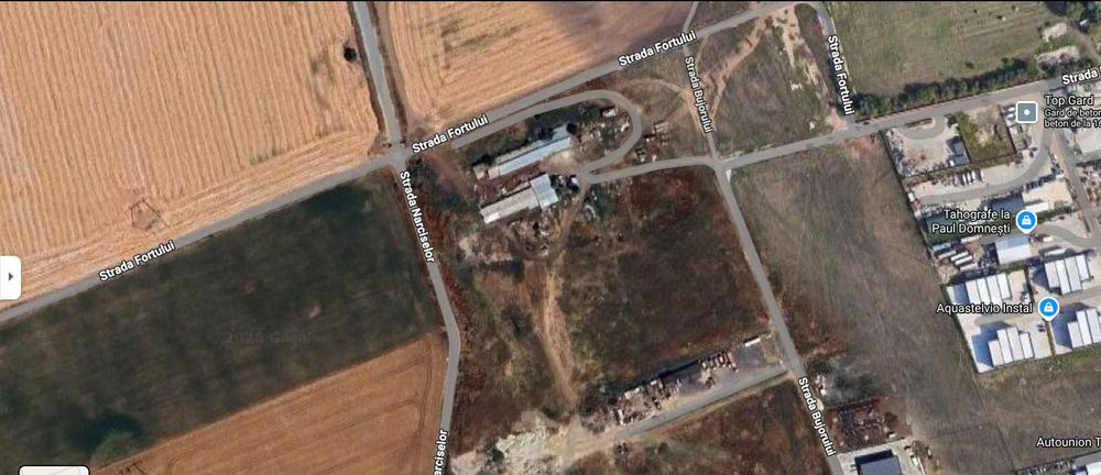 Vand teren zona continua dezvoltare