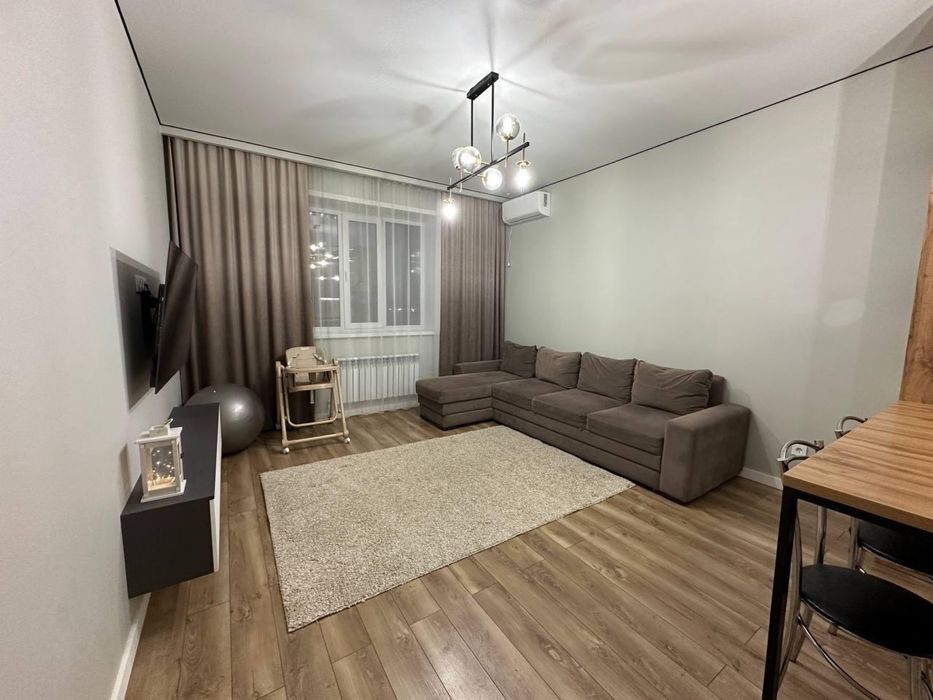 Срочно 3 ком.кв район 8 школы